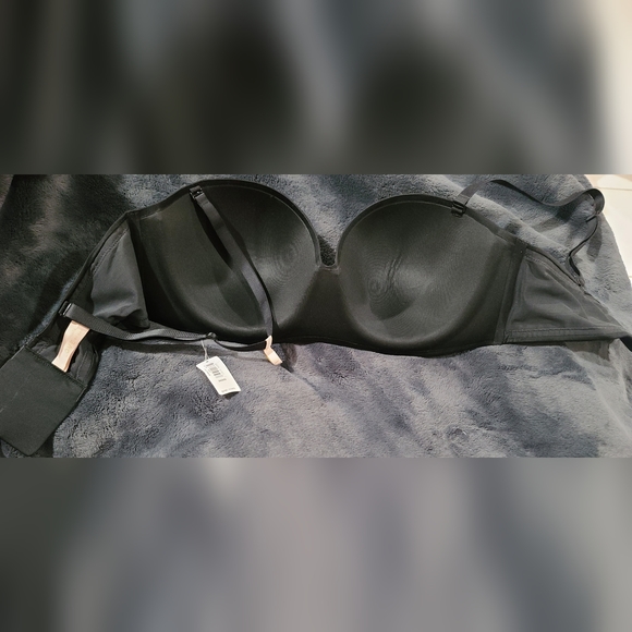 LOVE by GAP, 36DD, Black bra - Picture 2 of 5